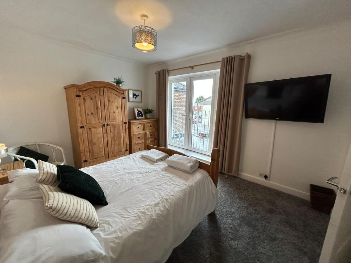 Light And Spacious Highcross Apartment Poulton-le-Fylde エクステリア 写真