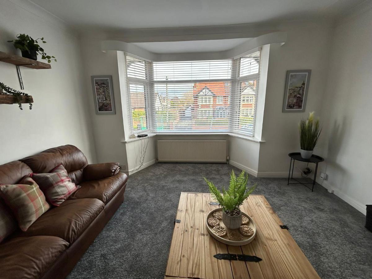 Light And Spacious Highcross Apartment Poulton-le-Fylde エクステリア 写真